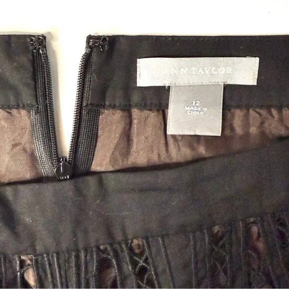 Ann Taylor Black Laser Cut Embroidered Lace Size 12 Knee Length Cotton Skirt - Picture 7 of 12